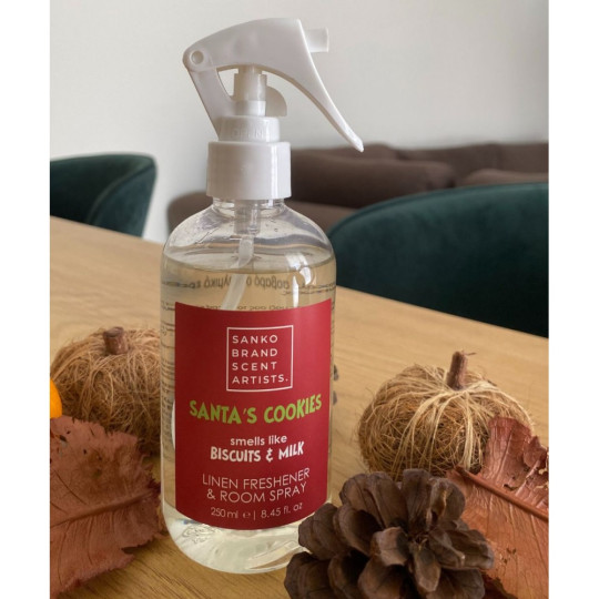 SANKO SCENT ROOM SPRAY & LINEN FRESHENER SANTA'S COKIES ΑΡΩΜΑΤΙΚΟ ΣΠΡΑΥ ΜΠΙΣΚΟΤΟ ΚΟΥΡΑΜΠΙΕΣ 250ml